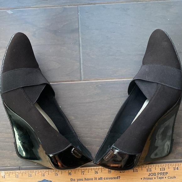 Anne Klein Sport Comfort Wedge. Stretch fabric w patent leather accents 9.5 M - Picture 8 of 10